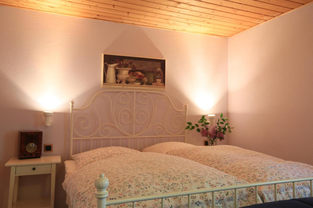Hotel Weingewolbe Bermersheim エクステリア 写真