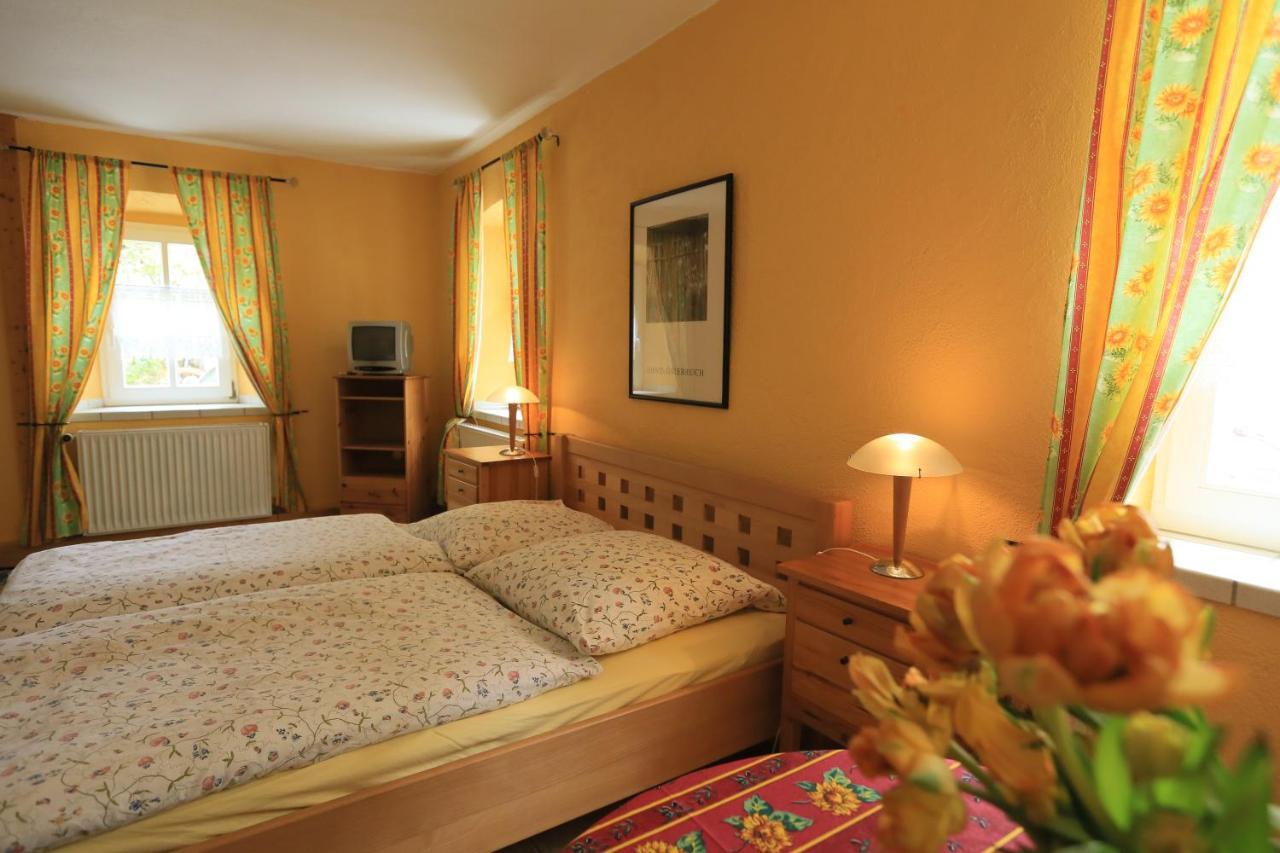 Hotel Weingewolbe Bermersheim エクステリア 写真