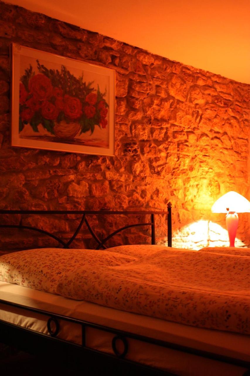 Hotel Weingewolbe Bermersheim エクステリア 写真