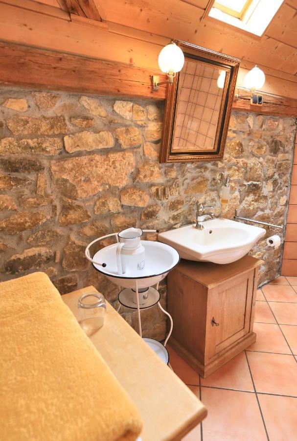 Hotel Weingewolbe Bermersheim エクステリア 写真