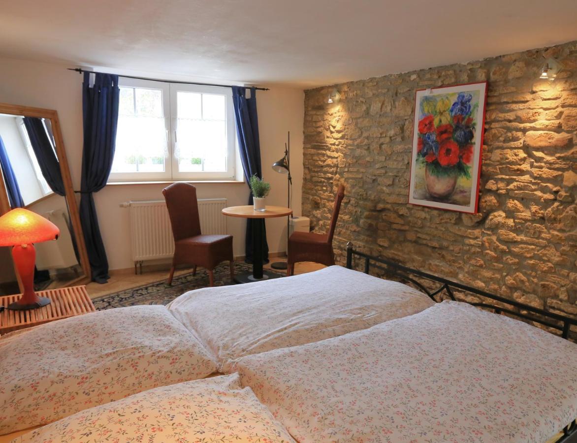 Hotel Weingewolbe Bermersheim エクステリア 写真