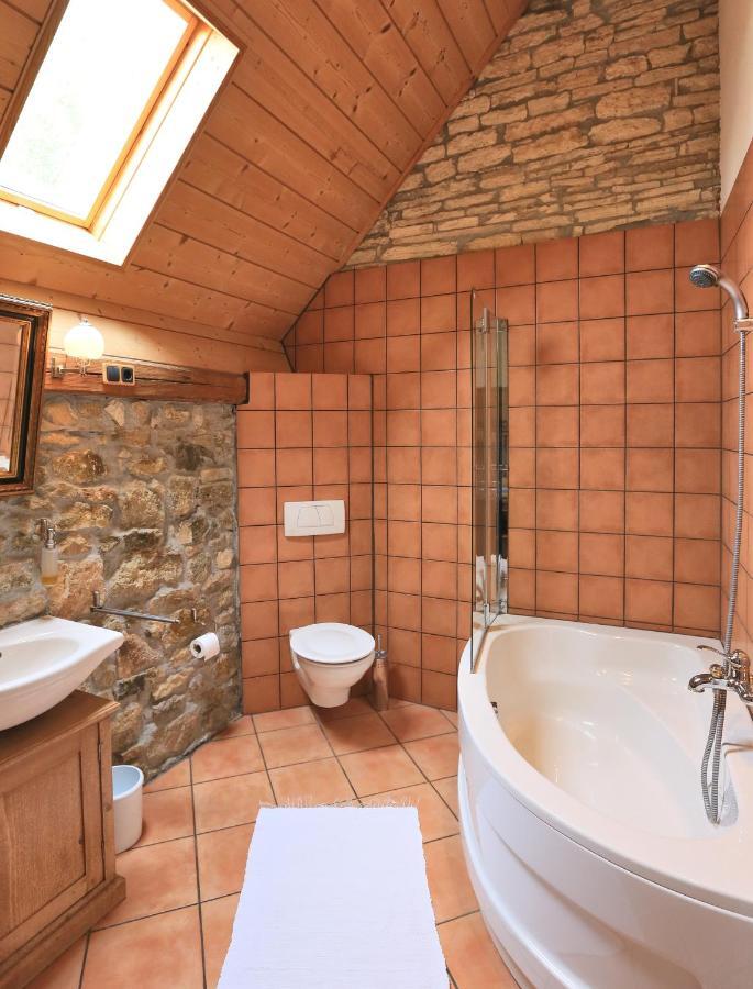 Hotel Weingewolbe Bermersheim エクステリア 写真