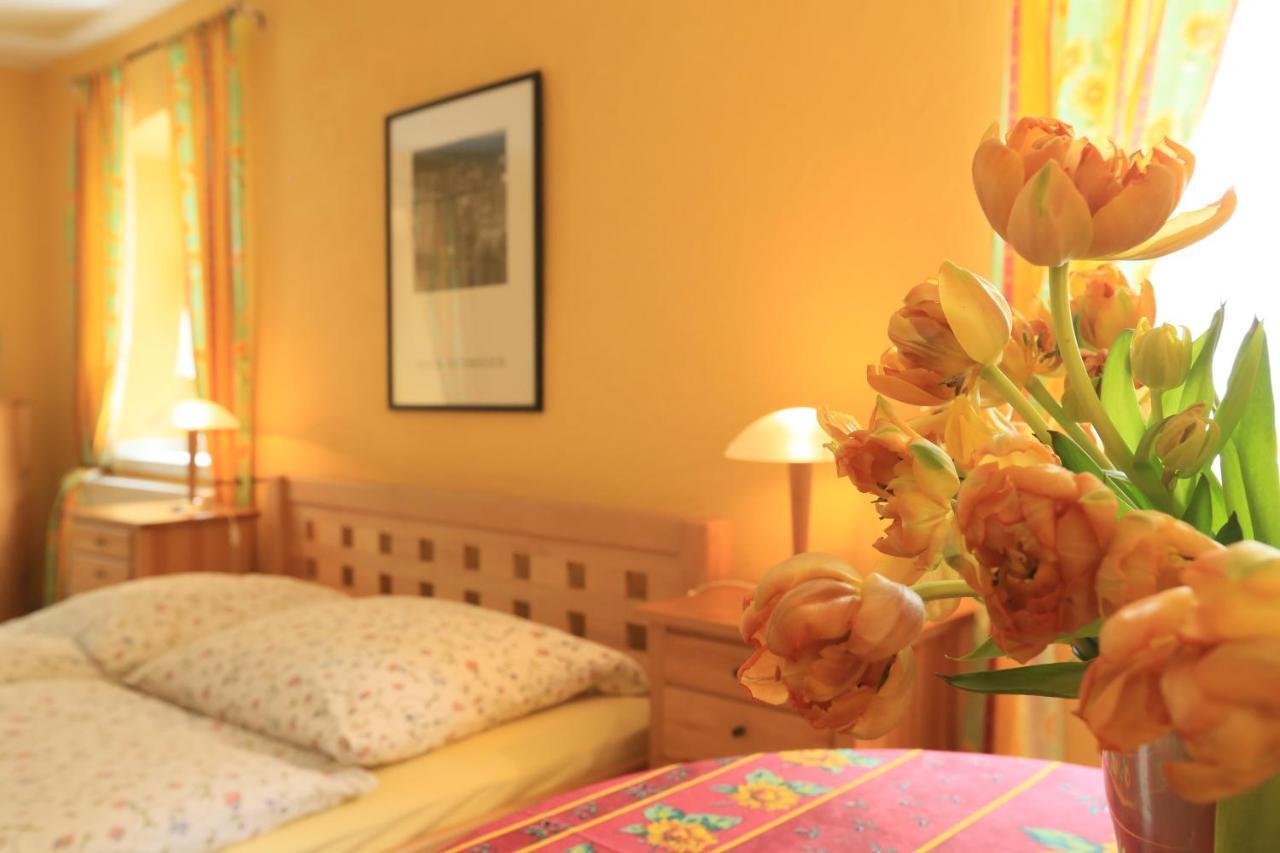 Hotel Weingewolbe Bermersheim エクステリア 写真