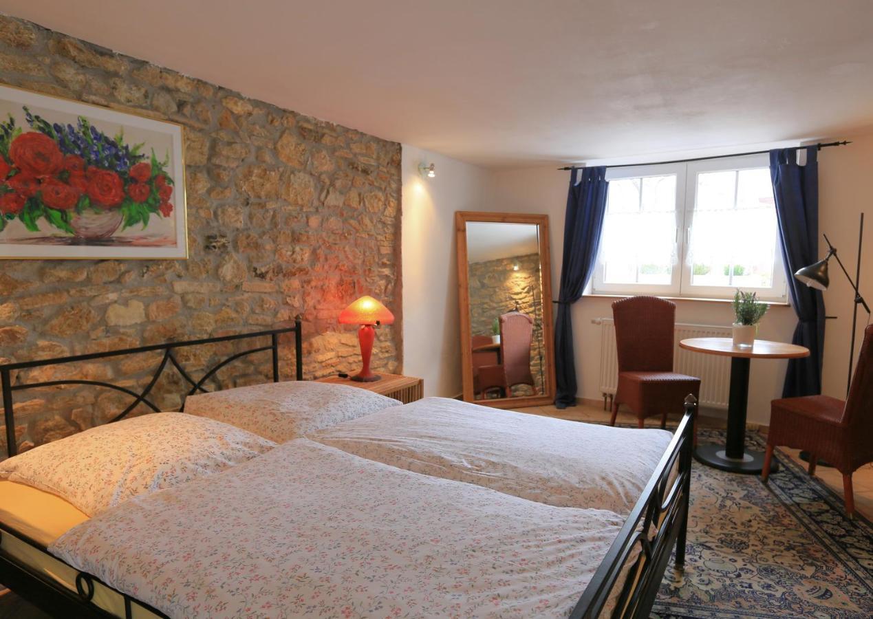 Hotel Weingewolbe Bermersheim エクステリア 写真