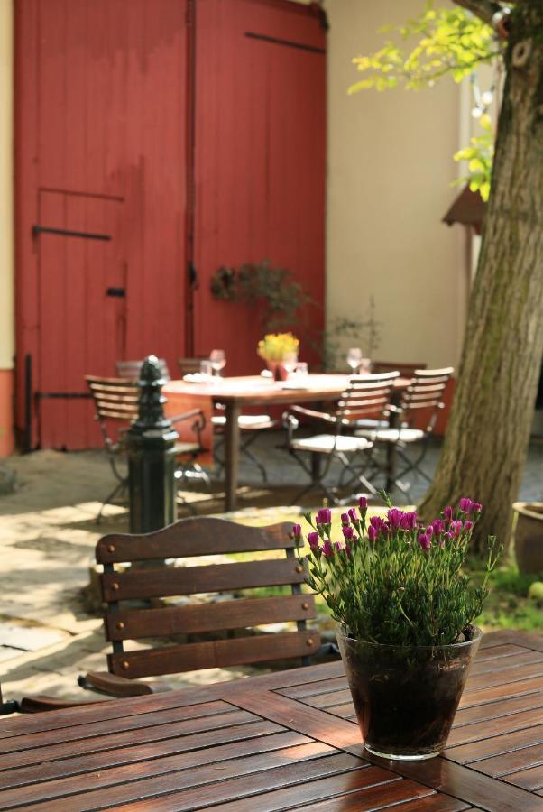 Hotel Weingewolbe Bermersheim エクステリア 写真